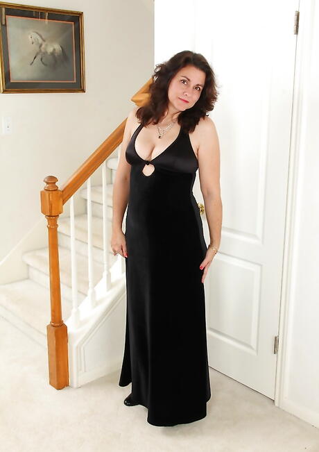 Sexy aged Gianna Jones bares big boobs and jerks off 